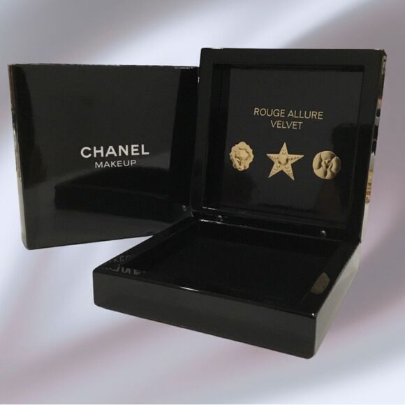 CHANEL ROUGE ALLURE VELVET JEWELRY BOX - Picture 1 of 4